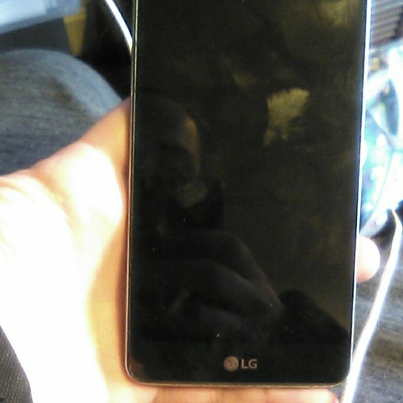 Cell phone - Picture 1 of 2
